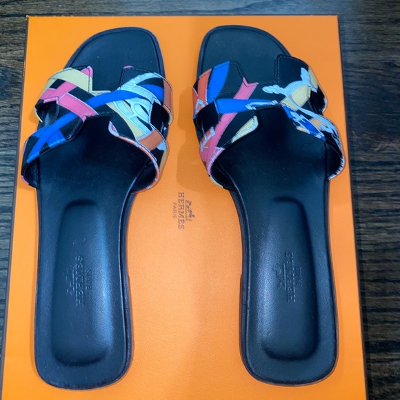 **SOLD**Hermes Oran Sandals in limited edition Cavalcadour Multicolor Noir 36.5 - Picture 10 of 16